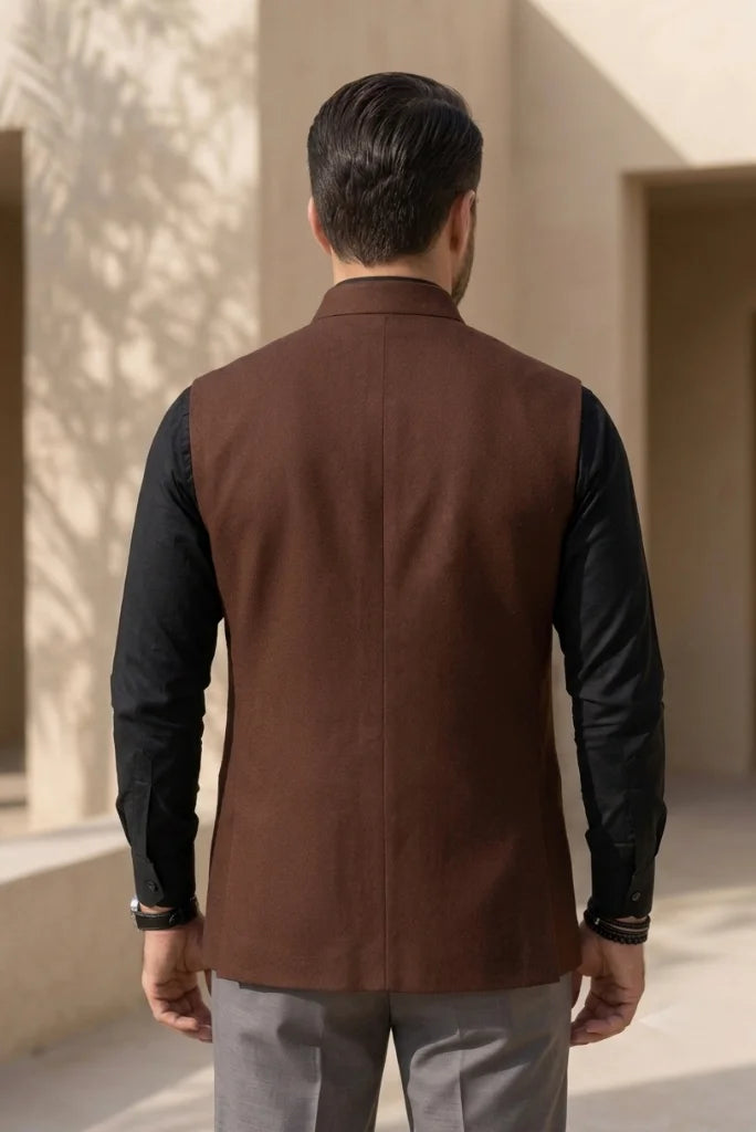 Sleeveless stylish men wear jacket back