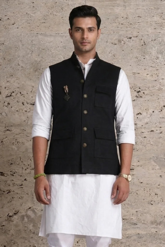 Men Black Sleeveless Hunter Jacket – Front