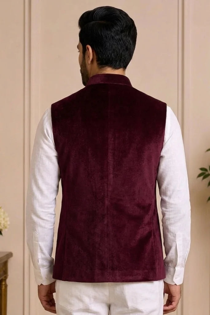 Sleevless stylish jacket for men back