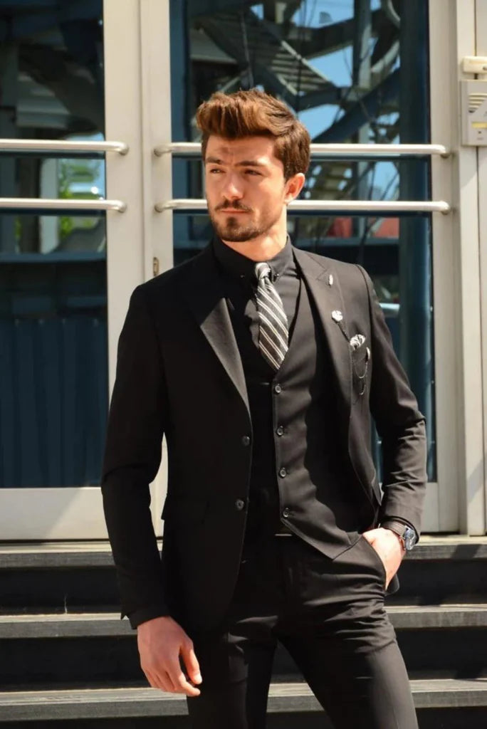 Sainly men black three piece suit-front