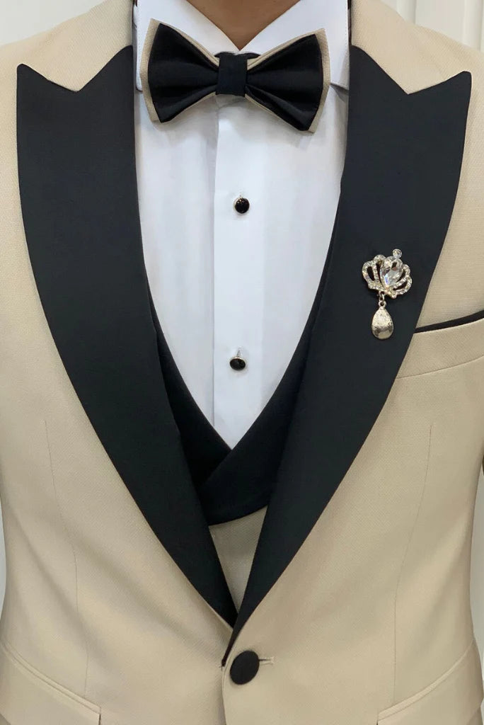 Luxury men’s beige suit set for special occasions
