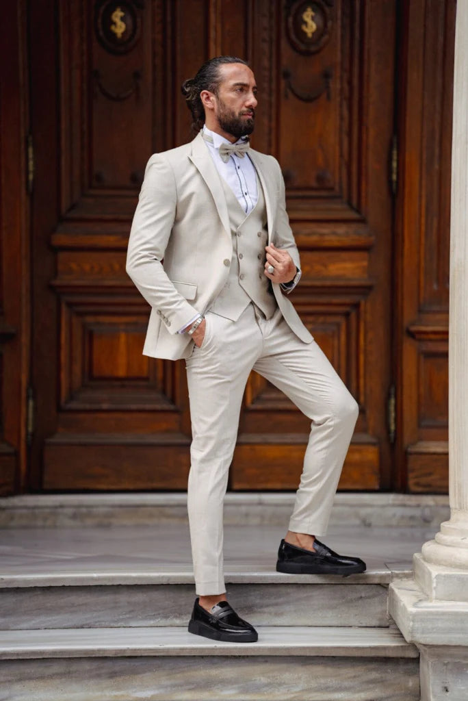 Exclusive cream three piece men’s suit for special occasions