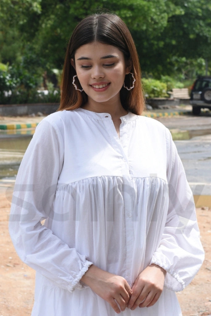 Women white linen tunic with relaxed fit-Front