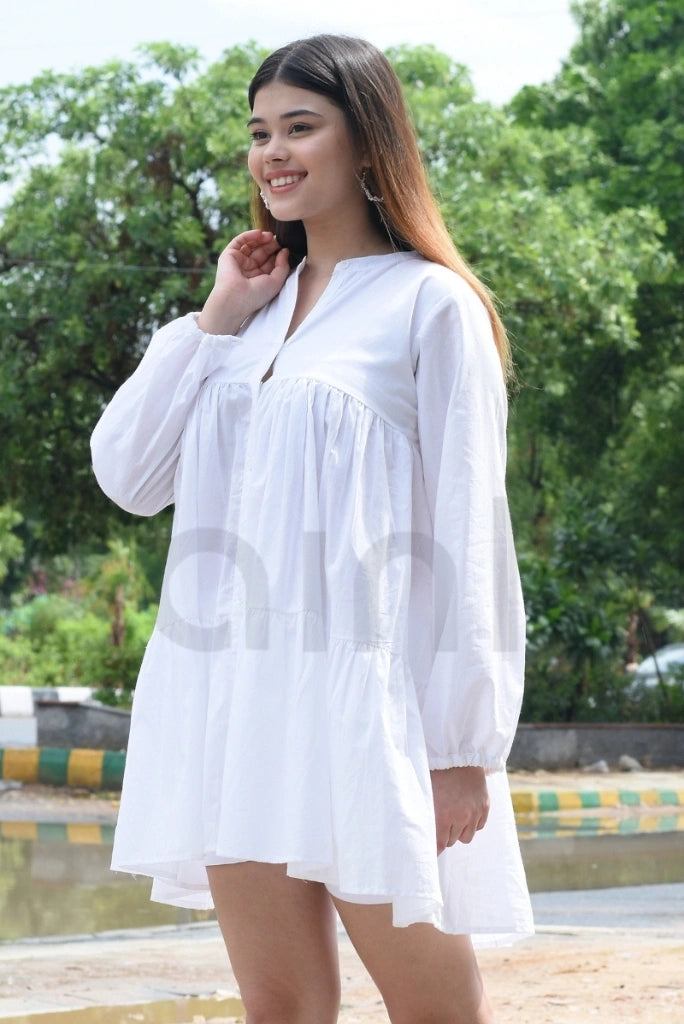 Women white linen tunic with loose fit-side