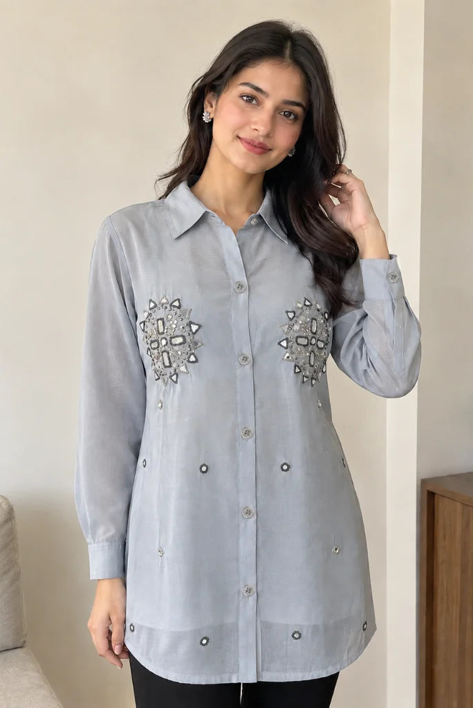 Women_s grey Mool Chanderi loose-fit shirt with separate sleeveless inner front view